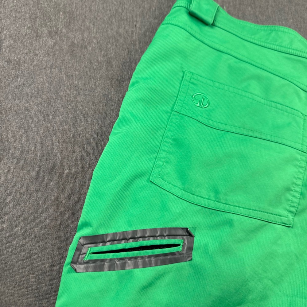 Straight Down Mens Green Golf Shorts Size 38 Performance Flat Front Outdoor